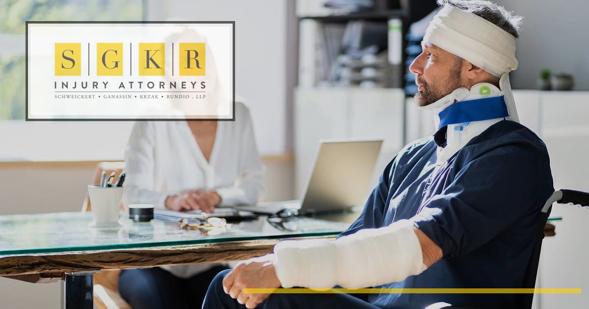 Can-you-file-a-personal-injury-claim-while-also-receiving-workers-comp-benefits